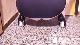 Fat ass amateur bitch shits on the floor - Scat Video Collection