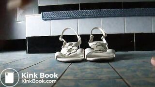 Scat_in_white_Sandals