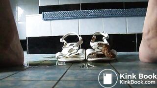 Scat_in_white_Sandals