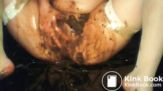 Beautiful webcam scat play girl4
