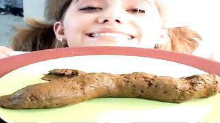 Kamryn shits on a Plate