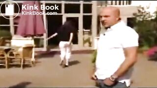 Reporter poops on herself live on TV - YouTube