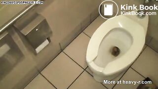 Big Ass Girl Taking A Shit