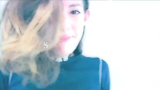 Beatifull young girls pooping big dumps