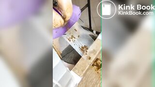 She loves to shit