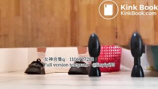 The girl excreted profusely in the toilet 90