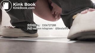 The girl excreted profusely in the toilet 93