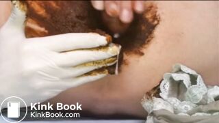 Je viens de chier dans la culotte de ma copine, je me fais jouir dedans