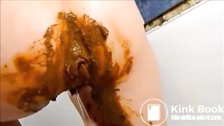 Girl shitting masturbating fisting and squirting orgasm