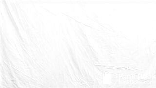 UK BBW shits on floor