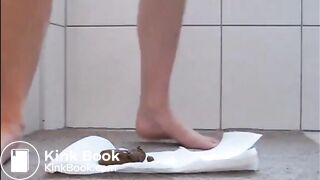 Girl shit and smear it on her feet