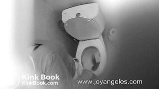 Blonde's big turd won't flush