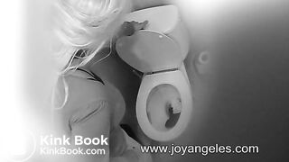 Blonde's big turd won't flush