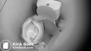 Blonde's toilet blocker