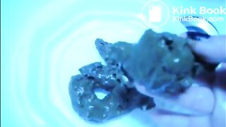 Hot milf shit and piss in the bathtube