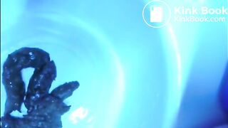 Hot milf shit and piss in the bathtube
