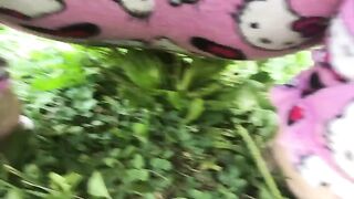 Urgent outdoor poop