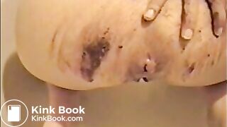 Blonde girl shit and smear it on her butt