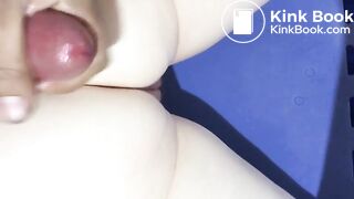 Cumming over her shit
