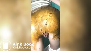 Hot cutiepie smears her sweet shit on her sexy ass and pussy and tastes her shit