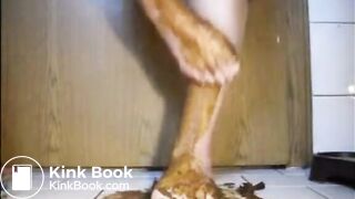 Mature bbw smearing shit on her feet and legs