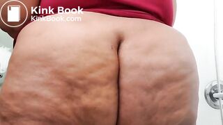 BBW pooping