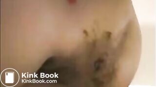 Milf is showing her pulsating asshole with shit