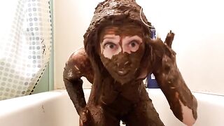 Hot Punk Girl uses twenty loads of shit to smear her sexy body
