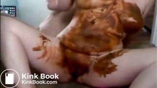 Big mature lady smearing shit all over her body