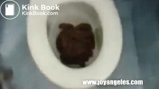 Myranda Didovic SHITTING