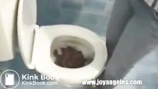 Myranda Didovic SHITTING