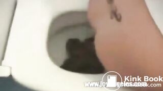 Myranda Didovic SHITTING