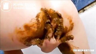 Scat woman shitting masturbating and squirting