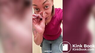 Black chick taking a shit