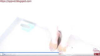 Two struggle to poop constipated