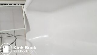 Bella_Kacktundpisst_Wanne