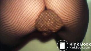 Hot butt milf shitting on her fishnet