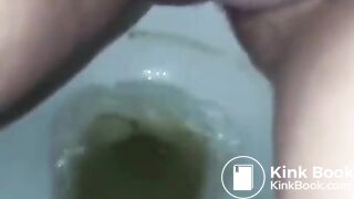 TOILET CLOGGING GIRL on TWITTER compilation