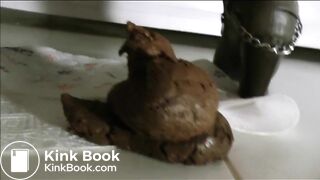 Nathalie's big dump on the floor