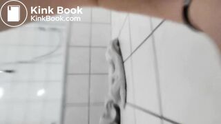 Bella_kackt_durch den Slip