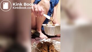 Hot MILF Shitting 02