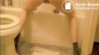 Blonde teen showing us how she shitting