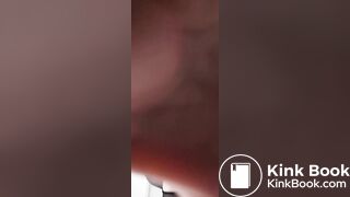 Bella_kackt_verschmiert_den_Arsch