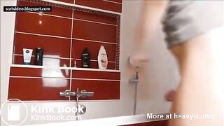 Releasing a small enema in the bathtub