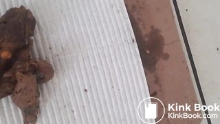 BBW shits into a pizza box