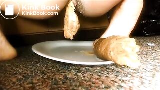 Hot butt babe shitting closeup