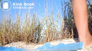 Dievochka sret na plyazhe