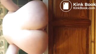 Nice big poop from a beautiful bottom