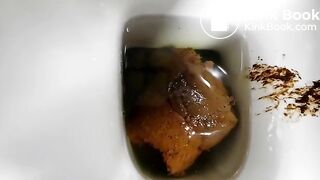 Blonde births a very thick shit
