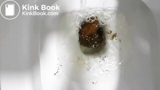 Blonde births a very thick shit